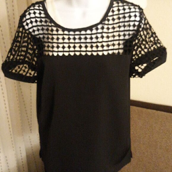 Moral Fiber, blouse,  quarter zip back. Medium - Picture 1 of 12